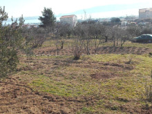 CONSTRUCTION LAND IN KAŠTEL GOMILICA NEAR THE HIGHWAY