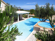 Fascinating villa in Sutivan area of the island of Brac with land plot of 11450 m2, very large land plot for real estate in Croatia