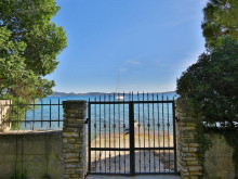 VILLA IN THE FIRST ROW BY THE SEA, IN ZADAR AREA