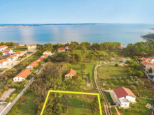 Building land of 2792m2 on the island of Vir, only 150m from the sea