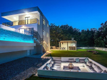 Luxury villa with pool and sauna near Omis