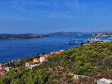 Building land of 20000 m2 only 100m from the sea - Trogir
