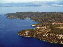 Agricultural land 150 m from the sea with a conceptual design of rural tourism on the island of Brac