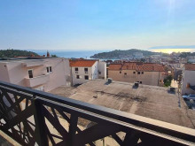 Attractive apartment of 70 m2 with sea view in the center of Makarska