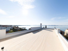 Luxury penthouse in a small urban villa by the sea near Zadar