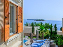 Luxury stone villa in an attractive position 50 m from the sea in Rogoznica