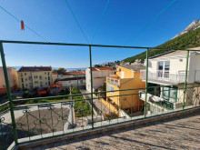 Apartment house with a sea view in the very center of Baška Voda