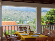 Three villas only 100 meters from the sea in the Dubrovnik area! Promotional prices