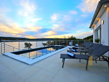 Beautiful villa with pool, first row to the sea - Dugi otok