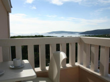 Charming aparthotel 400 m from the beach near Trogir