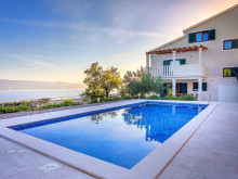 A beautiful villa with a view of the sea near Omiš