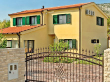 Luxury villa with pool in a great location near Omiš