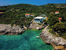 New modern villa on the first row by the sea near Dubrovnik
