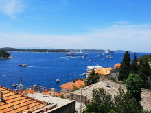 A spacious apartment with a beautiful view of the sea and the Pakleni Islands - Hvar