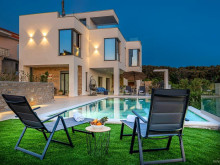 Elegant villa with an open sea view on the island of Pag