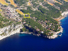 Building plot with a sea view and a permit for a villa - island of Hvar