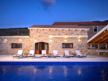 Beautiful stone villa with pool in Dol on the island of Hvar