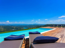 Modern designer villa with olive grove and 5 h of land - Motovun, Istria