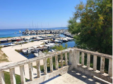 A wonderful house in an attractive location, first row by the sea - the island of Silba