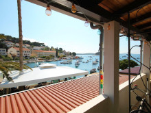 Two-room apartment in an exclusive location, first row by the sea - Hvar