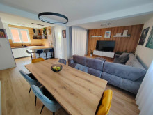 Spacious modern apartment in an attractive location 400 m from the sea - Kaštela