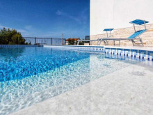 A spacious apartment in a beautiful villa with an enchanting view of the sea - Primošten