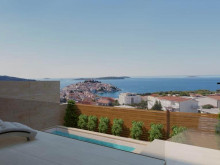 A wonderful apartment with an elegant garden and swimming pool 350 m from the sea - Primošten