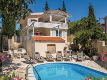Beautiful apartment house with pool in Vrboska, Hvar