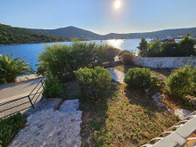 A beautiful villa with a private connection to the boat - Vinišće