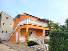 Two-room apartment in a great location a few meters from the beach - Vir